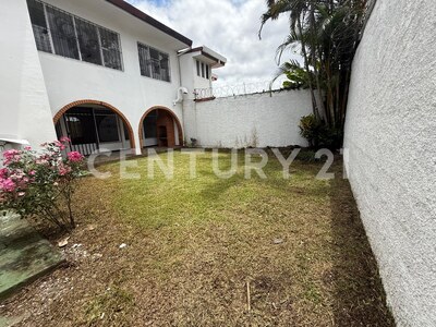 Se vende amplia casa en Sabana — Foto 21