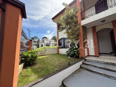 Casa de alta gama en venta, Residencial Altamonte, Granadilla - Curridabat. — Foto 3
