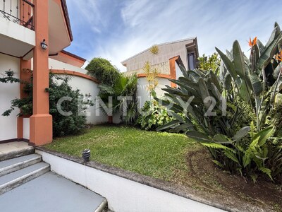 Casa de alta gama en venta, Residencial Altamonte, Granadilla - Curridabat. — Foto 4