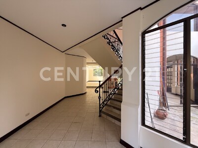 Casa de alta gama en venta, Residencial Altamonte, Granadilla - Curridabat. — Foto 7