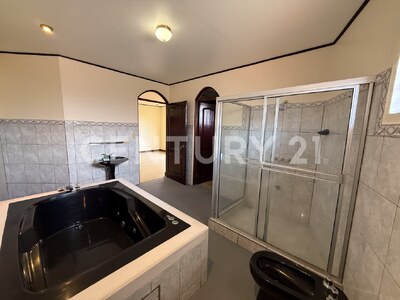 Casa de alta gama en venta, Residencial Altamonte, Granadilla - Curridabat. — Foto 33