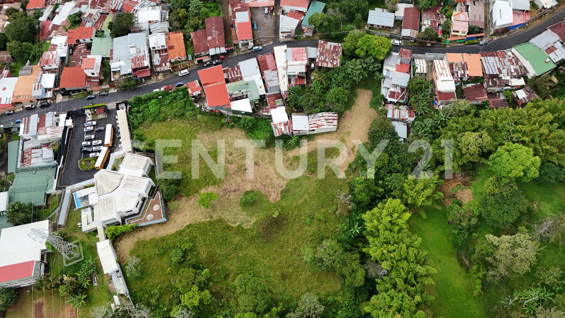 Se vende amplio lote uso residencial en Desamparados — Foto 6