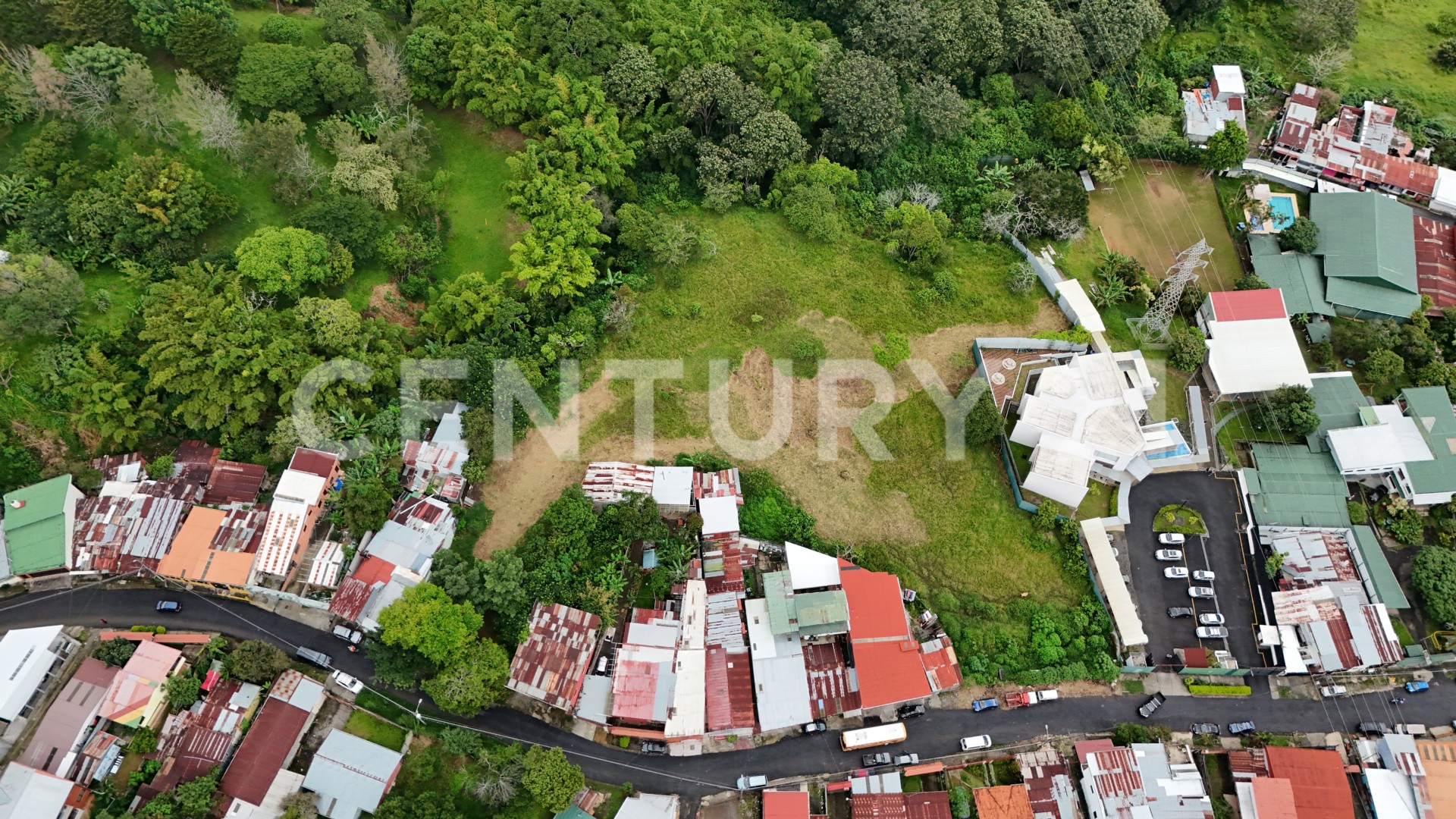 Se vende amplio lote uso residencial en Desamparados — Foto 8