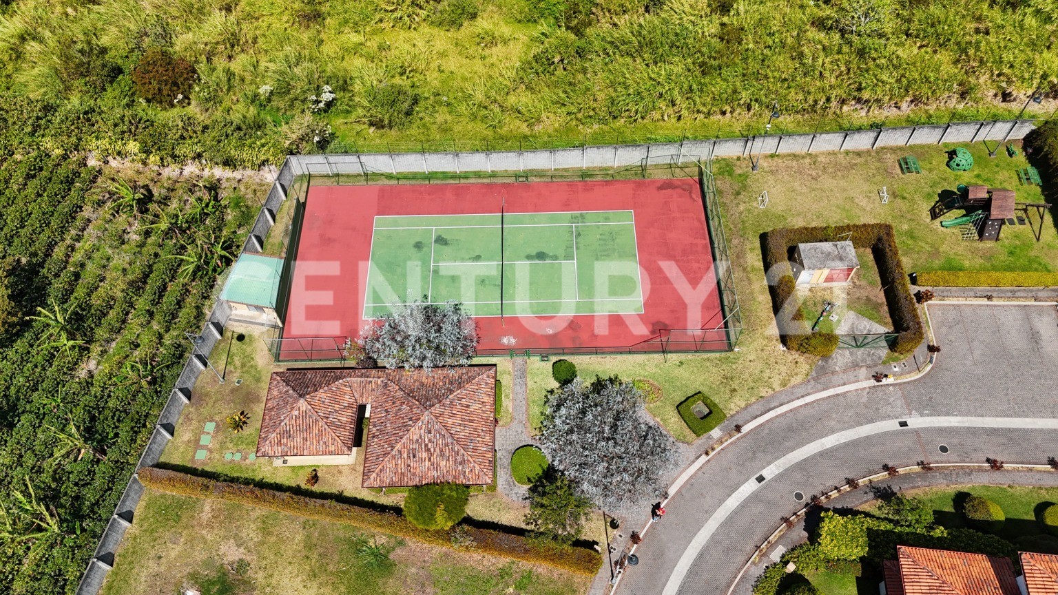Se vende Espectacular casa en Santo Domingo de Heredia — Foto 35