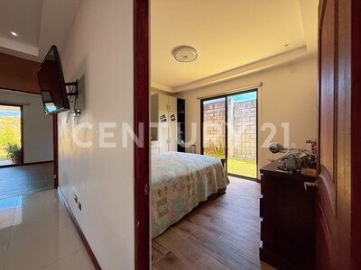 Se vende Espectacular casa en Santo Domingo de Heredia — Foto 17