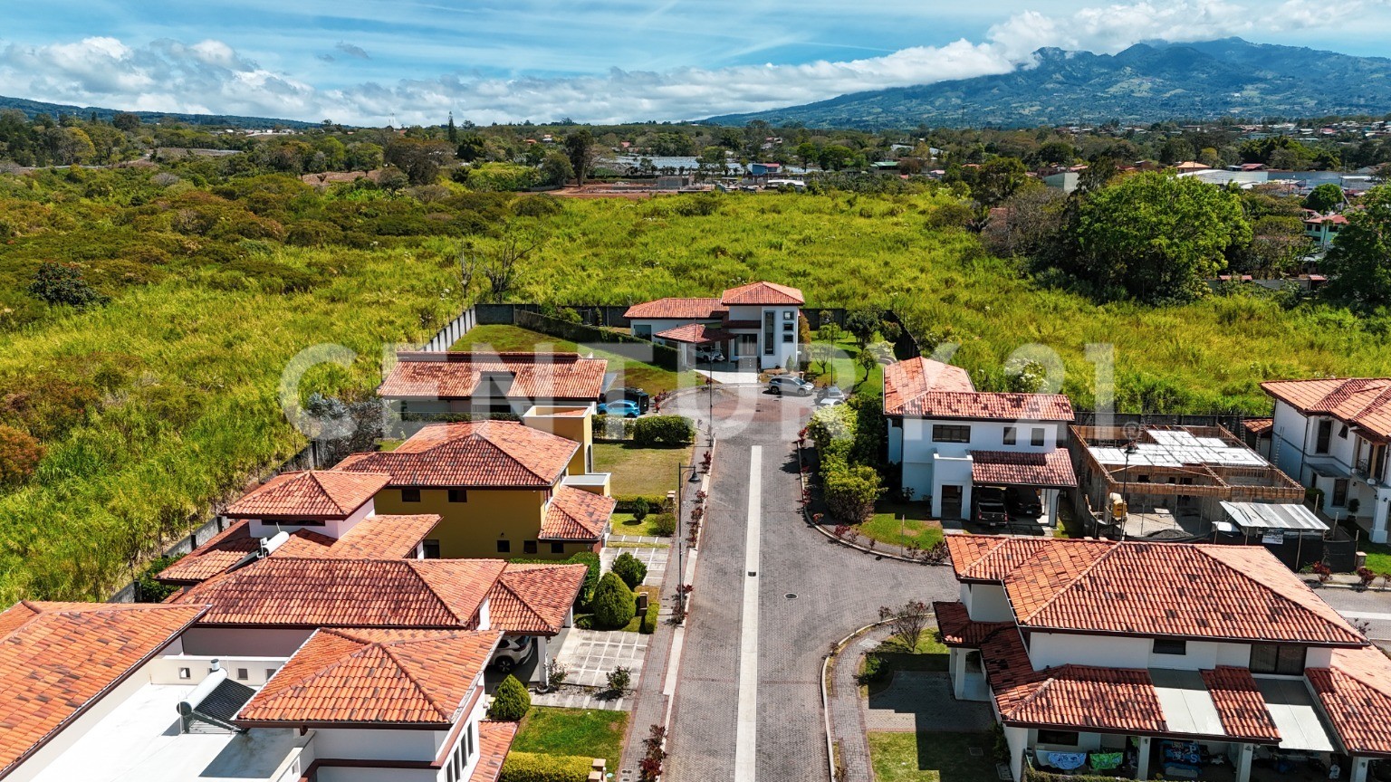 Se vende Espectacular casa en Santo Domingo de Heredia — Foto 4