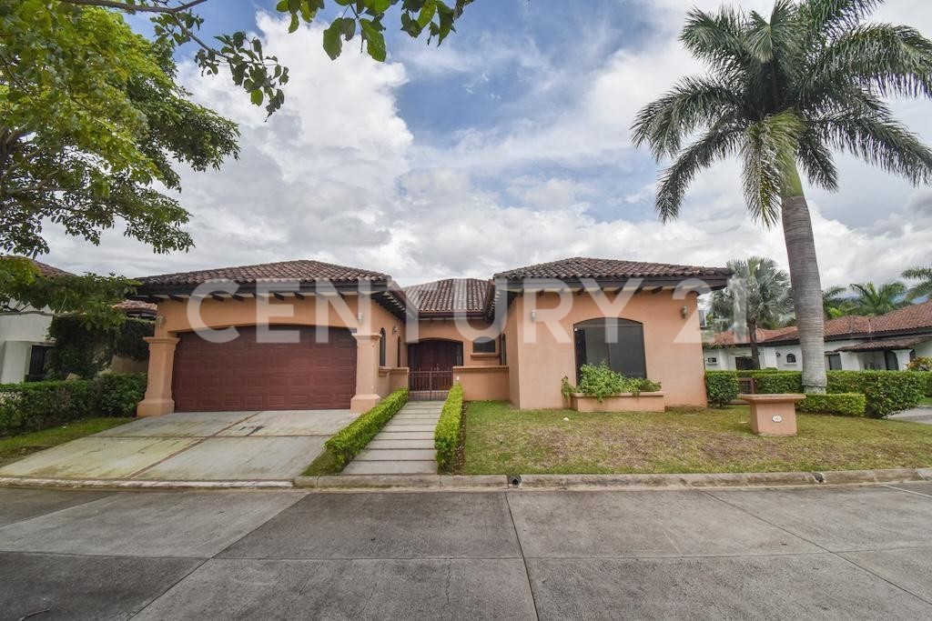 Se vende hermosa casa con precio de oportunidad en Lindora, Santa Ana. — Foto 2