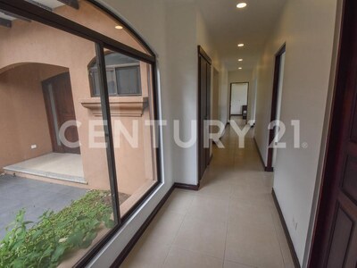Se vende hermosa casa con precio de oportunidad en Lindora, Santa Ana. — Foto 17
