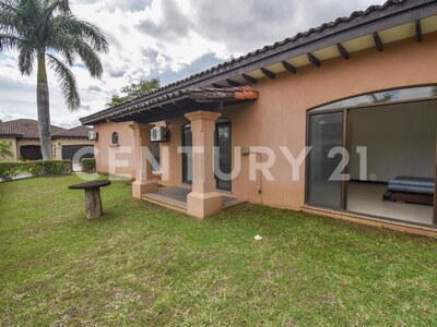 Se vende hermosa casa con precio de oportunidad en Lindora, Santa Ana. — Foto 22
