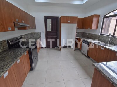 Se vende hermosa casa con precio de oportunidad en Lindora, Santa Ana. — Foto 8