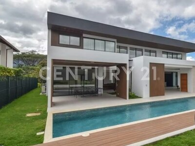Se vende espectacular mansión de lujo para estrenar en Parque Valle del Sol, Santa Ana — Foto 4