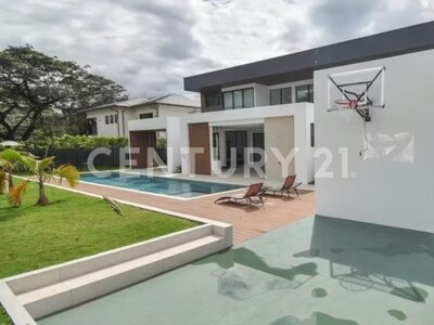 Se vende espectacular mansión de lujo para estrenar en Parque Valle del Sol, Santa Ana — Foto 7