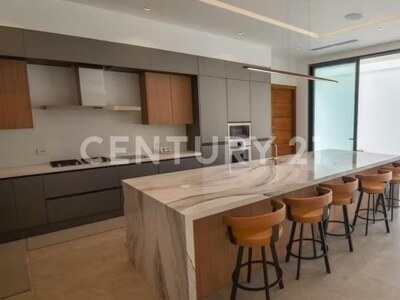 Se vende espectacular mansión de lujo para estrenar en Parque Valle del Sol, Santa Ana — Foto 13