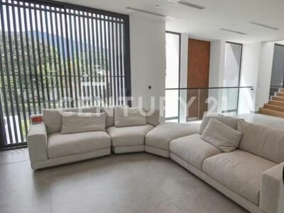 Se vende espectacular mansión de lujo para estrenar en Parque Valle del Sol, Santa Ana — Foto 11