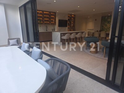 Se alquila hermoso apartamento en edificio nuevo y exclusivo Parkwood. — Foto 24