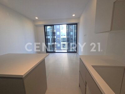 Se alquila hermoso apartamento en edificio nuevo y exclusivo Parkwood. — Foto 4