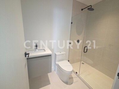 Se alquila hermoso apartamento en edificio nuevo y exclusivo Parkwood. — Foto 14