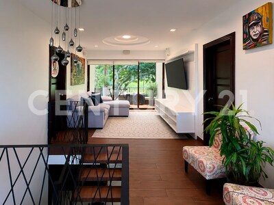 Se vende residencia de Lujo en San Rafael de Heredia — Foto 12