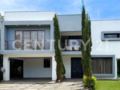 Se vende residencia de Lujo en San Rafael de Heredia — Foto 3