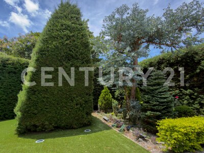Se vende residencia de Lujo en San Rafael de Heredia — Foto 32