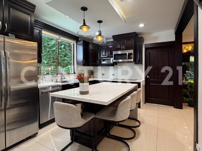 Se vende residencia de Lujo en San Rafael de Heredia — Foto 9