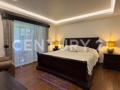 Se vende residencia de Lujo en San Rafael de Heredia — Foto 16