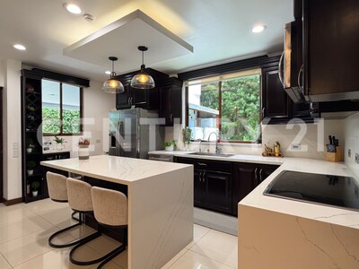 Se vende residencia de Lujo en San Rafael de Heredia — Foto 10
