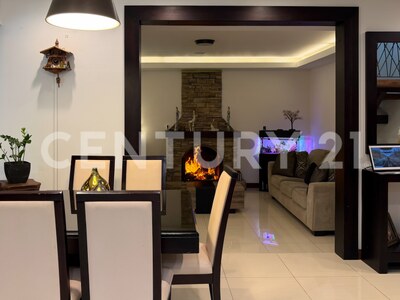 Se vende residencia de Lujo en San Rafael de Heredia — Foto 5
