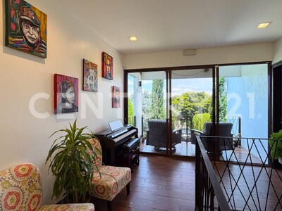Se vende residencia de Lujo en San Rafael de Heredia — Foto 13