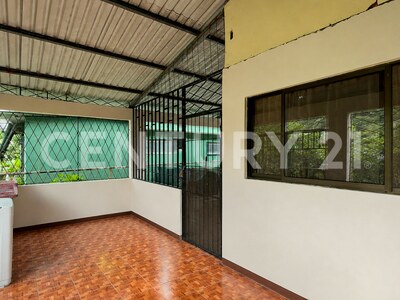 Venta de propiedad con casa en Roxana, Pococí. — Foto 11