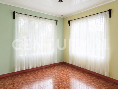 Venta de propiedad con casa en Roxana, Pococí. — Foto 8