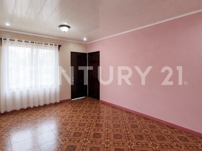 Venta de propiedad con casa en Roxana, Pococí. — Foto 4