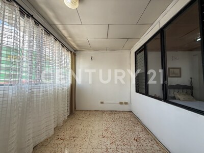 Alquiler de propiedad comercial en el centro de Santa Ana — Foto 16