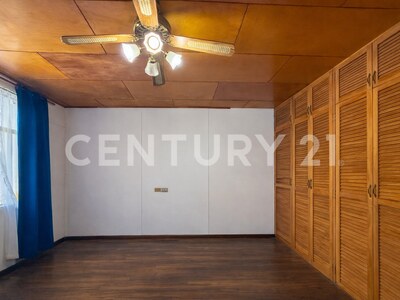 Alquiler de propiedad comercial en el centro de Santa Ana — Foto 13
