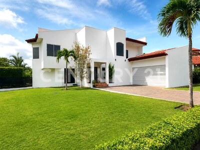 Se vende hermosa casa en Condominio Valle del Sol con espectacular vista al campo de Golf. — Foto 2