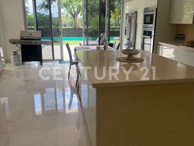 Se vende hermosa casa en Condominio Valle del Sol con espectacular vista al campo de Golf. — Foto 7