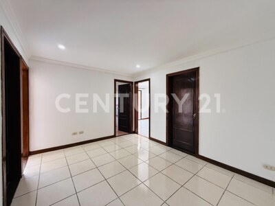 SE ALQUILA apartamento en San Rafael, Escazú — Foto 8