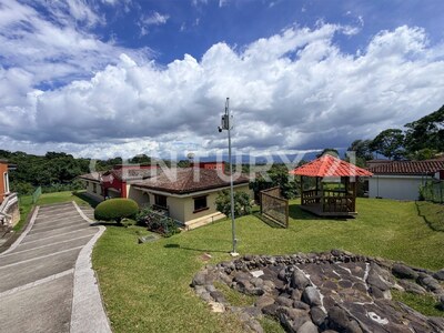 Venta de Casa en Condominio en San Isidro de Heredia — Foto 4
