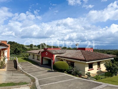 Venta de Casa en Condominio en San Isidro de Heredia — Foto 2