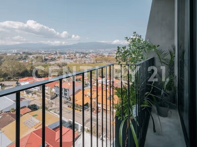 Se vende Hermoso Apartamento en la exclusiva zona de Rohrmoser. Edificio Babylon — Foto 9